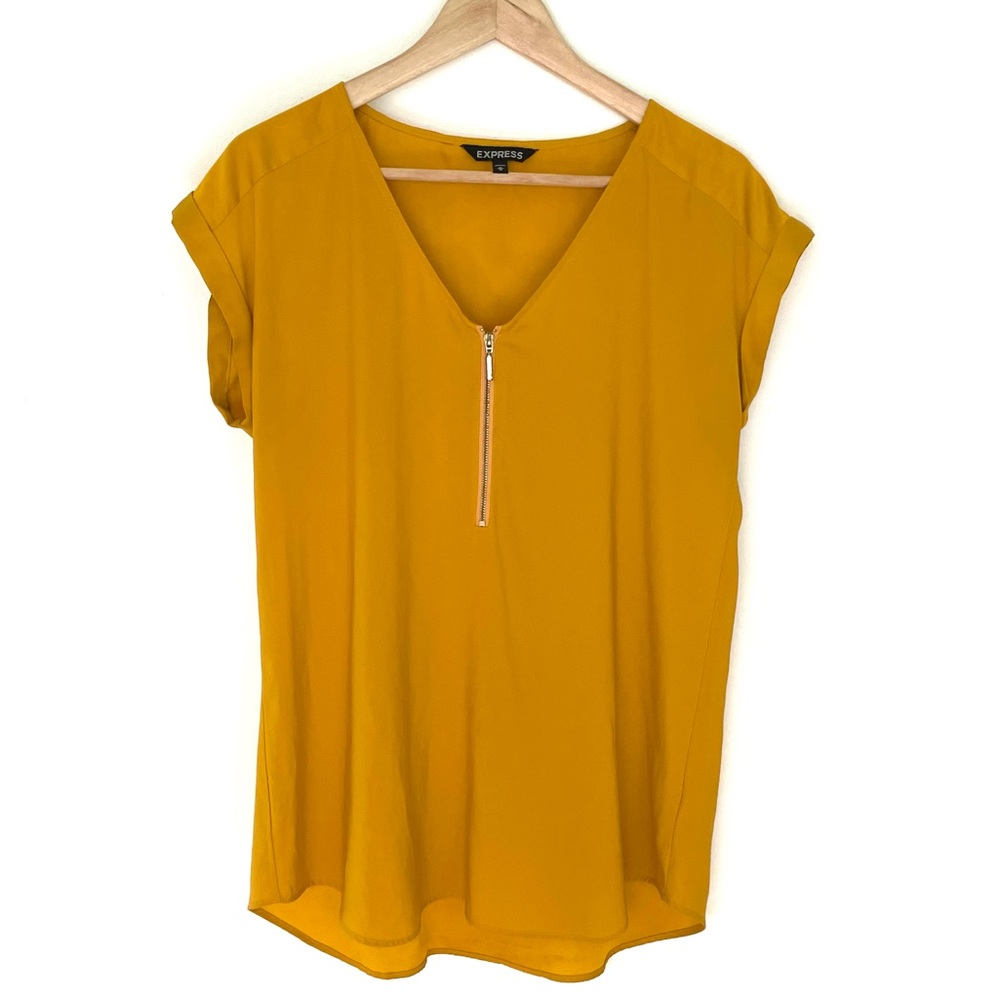 Express Front Zipper Top